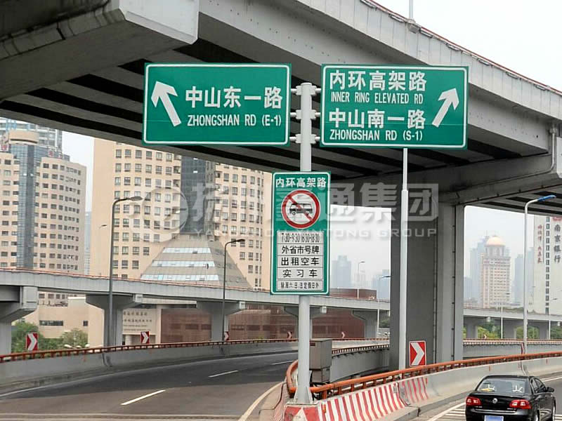 BZG-013，交通標(biāo)志桿，T型三懸臂交通標(biāo)志桿