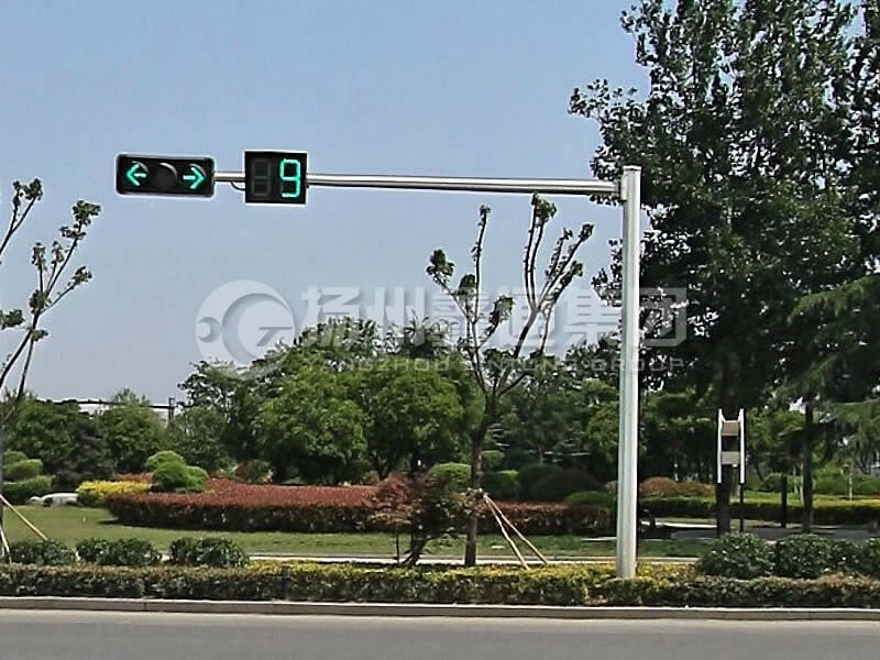 XHDG-035，L型八棱信號(hào)燈桿，丁字路口