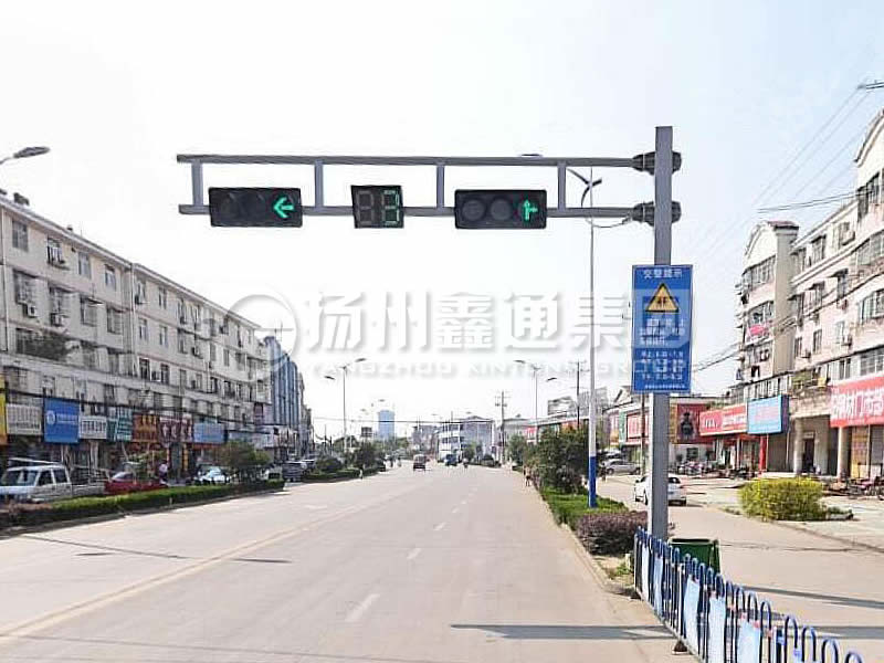 XHDG-057，F(xiàn)型方管信號燈桿